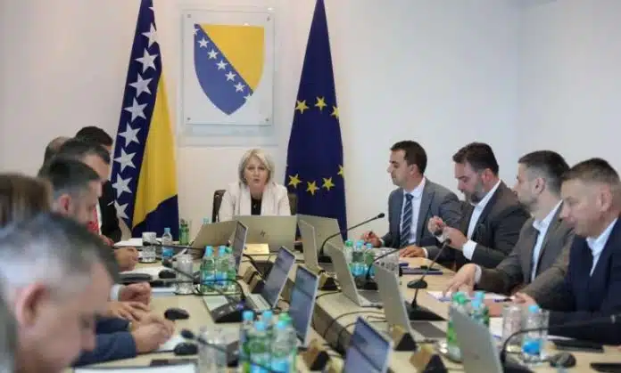 Vijeće ministara BiH danas o problemima prijevoznika, predmetu Viaduct i