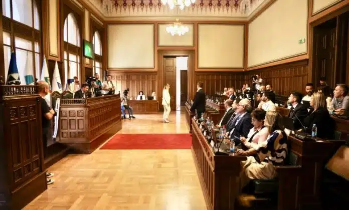 Grad Sarajevo taoc političkih pregovora: Vijeće bez kvoruma, građani bez