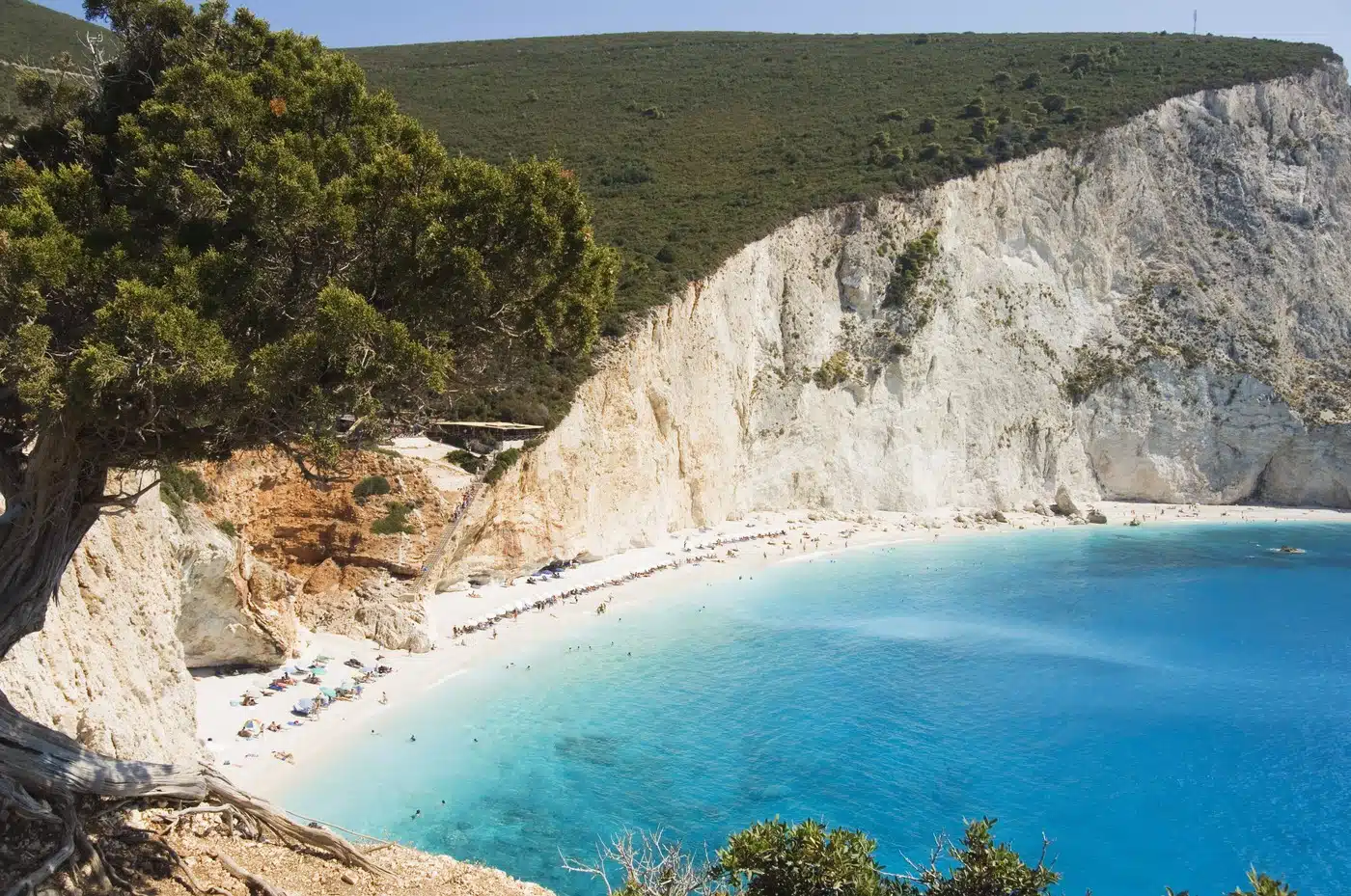 Kao i s druge planete: Grčka plaža ispod litice koja je pobijedila na Internetu svojim fotogeničnim kontrastima
