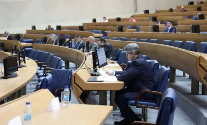 Predstavnički dom PSBiH danas o javnim nabavkama, Krivičnom zakonu te