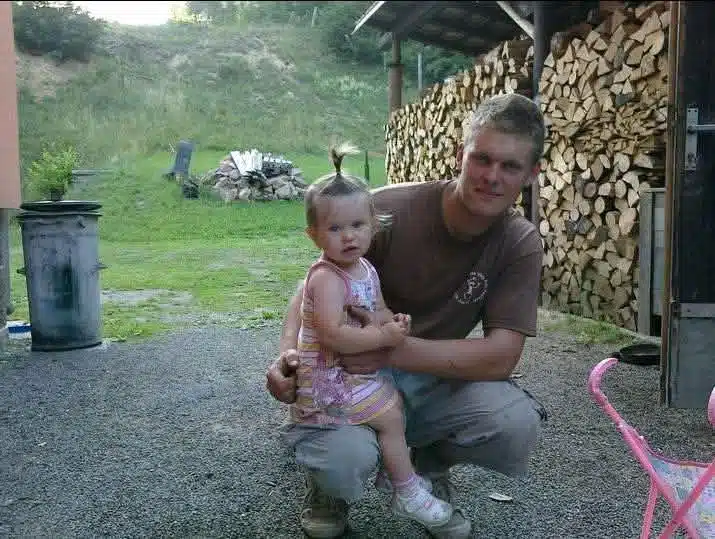 “Za nju sam bio brat, roditelj, rame i utočište – sada je ona moj ponos”