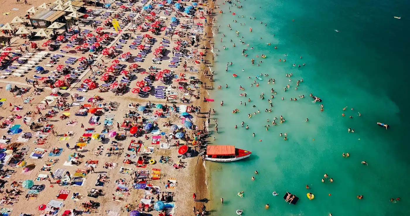 Jeste li čuli za “Rumunjski Miami”, odmaralište u susjedstvu poznatom po tirkiznom moru i nezaboravnom noćnom životu