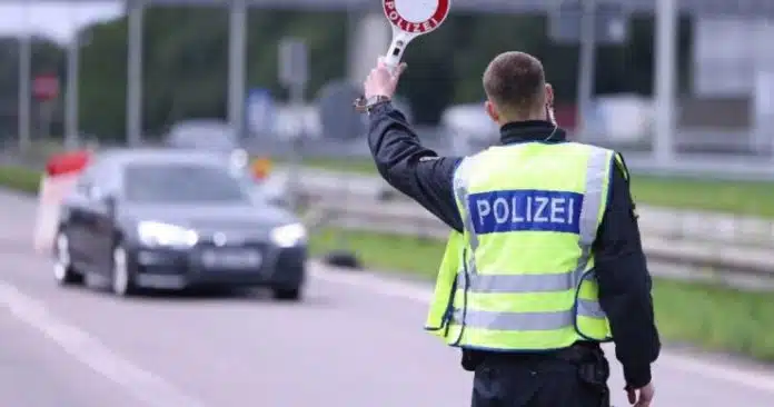 Lažni policajac iz BiH osuđen u Austriji zbog prevare “teške”