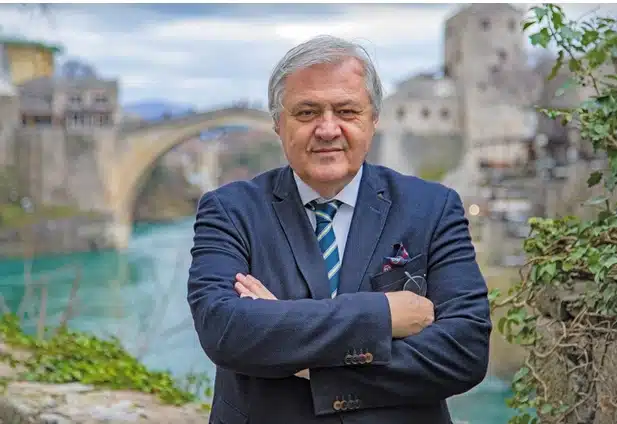 Safet Oručević: “Nasmijite se ustašama…”