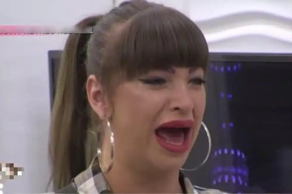 Miljana Kulić uhvaćena u pljački a kamera sve snimila: “Uzela je novac i prokockala ga…”