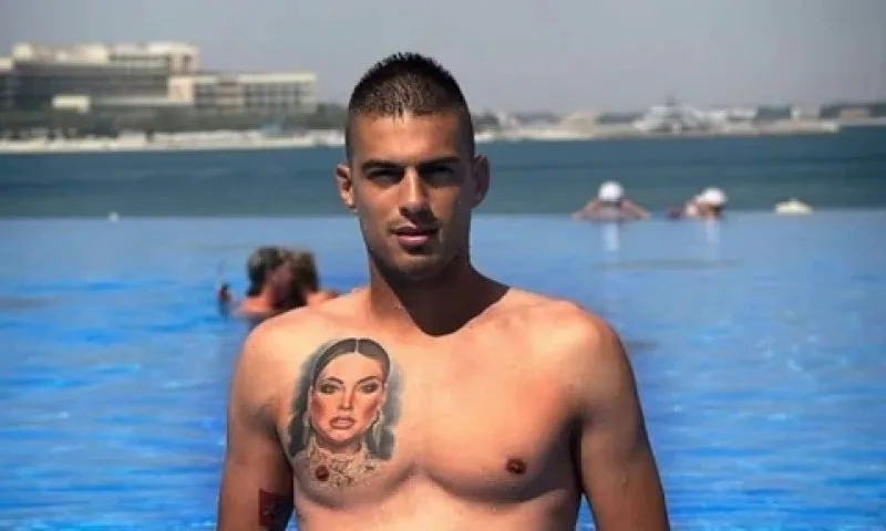 Uhićena transrodna osoba koja je ucjenjivala bivšeg nogometaša Vujadina Savića objavom intimnog odnosa!