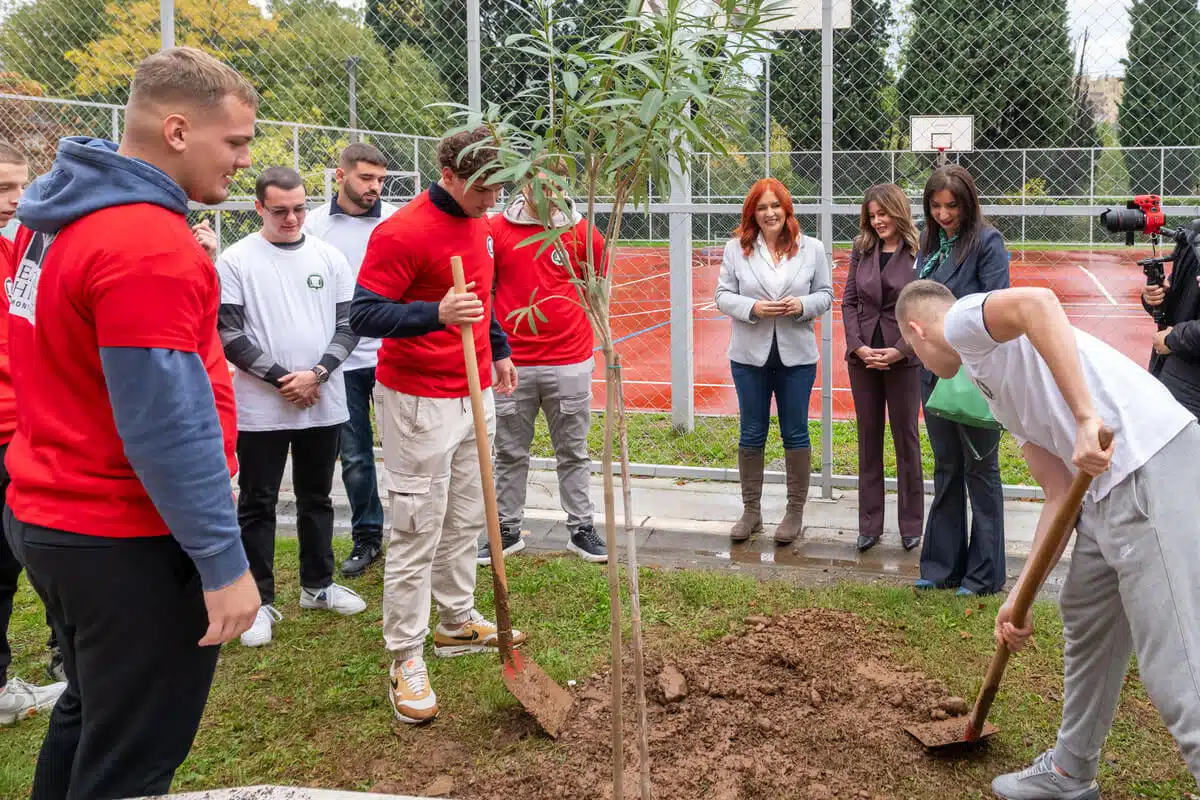 Eagle Hills Montenegro i učenici Ekonomske škole „Mirko Vešović“ zajedno za zeleniju Podgoricu