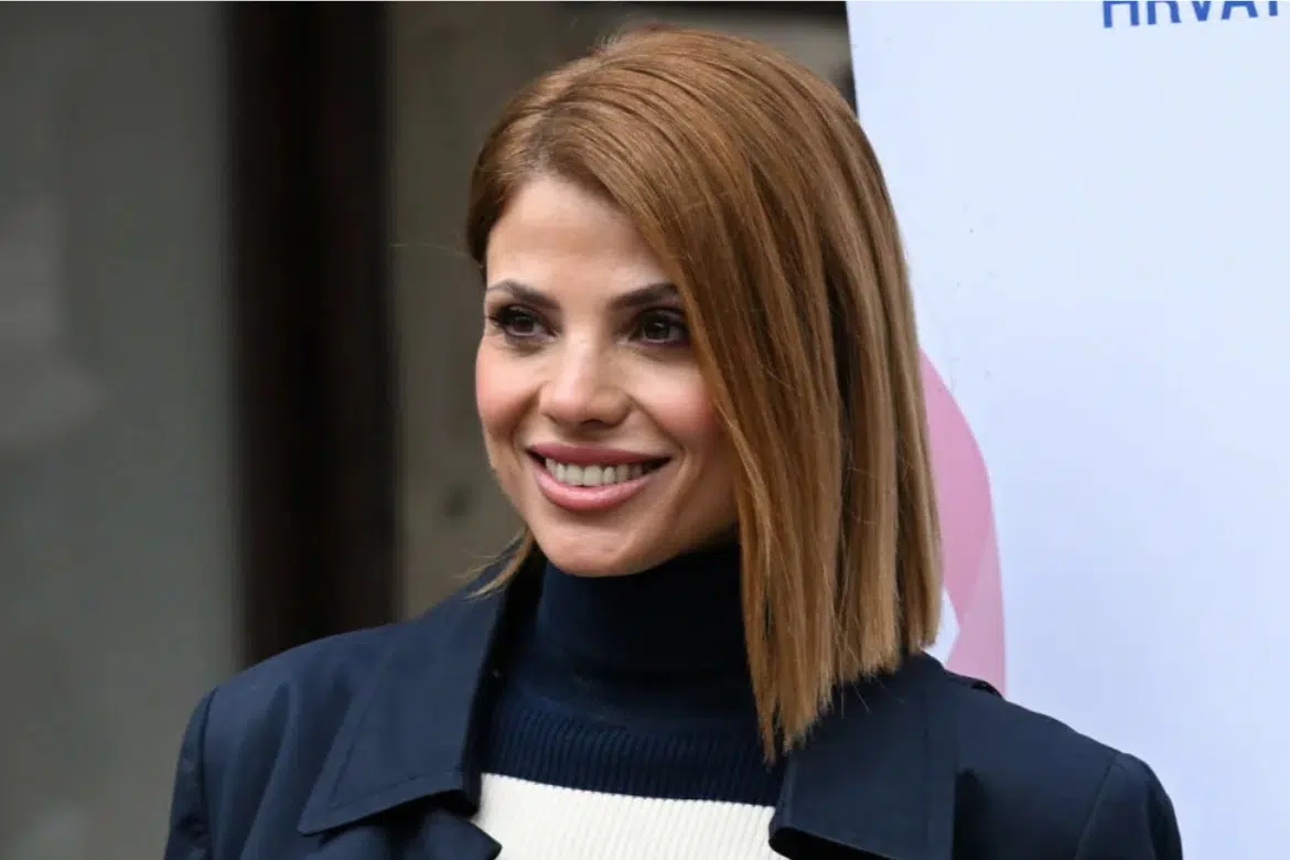 Chunky čizme i karirana dolčevita: Lejla Filipović u kombinaciji za hladne dane