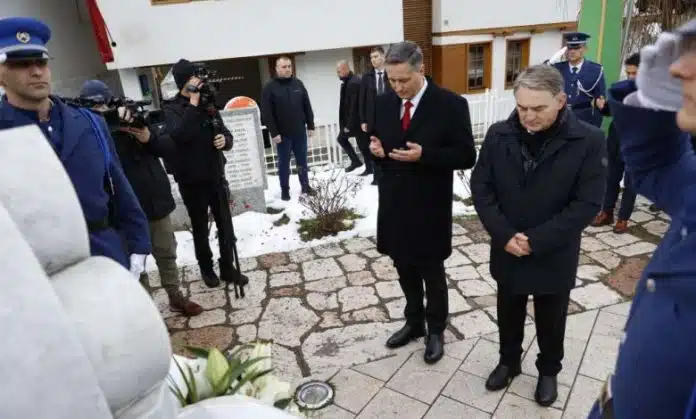 Komšić i Bećirović položili cvijeće na Kovačima: BiH je neuništiva,