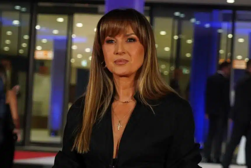 Pjevačica iznijela šok tvrdnje o Aleksandri Radović: “Prodao je trafiku da ona snimi pjesmu, pa ga onda šutnula…”