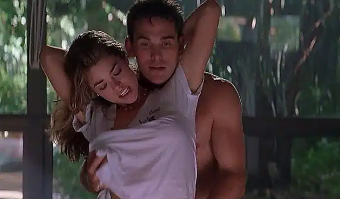 Bivši muž Denise Richards traži dio njezine zarade od golih