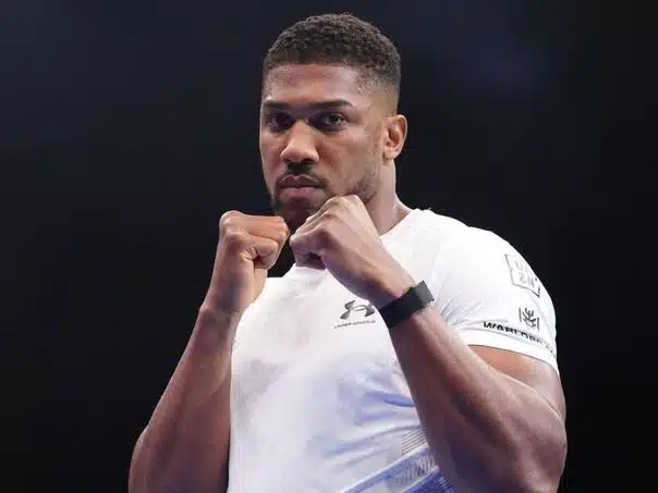 Anthony Joshua planira povratak u ring nakon smrti dvojice prijatelja