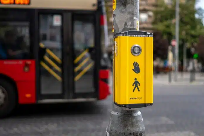 Čemu služe i čemu (ne)služe dugmići na beogradskim raskrižjima