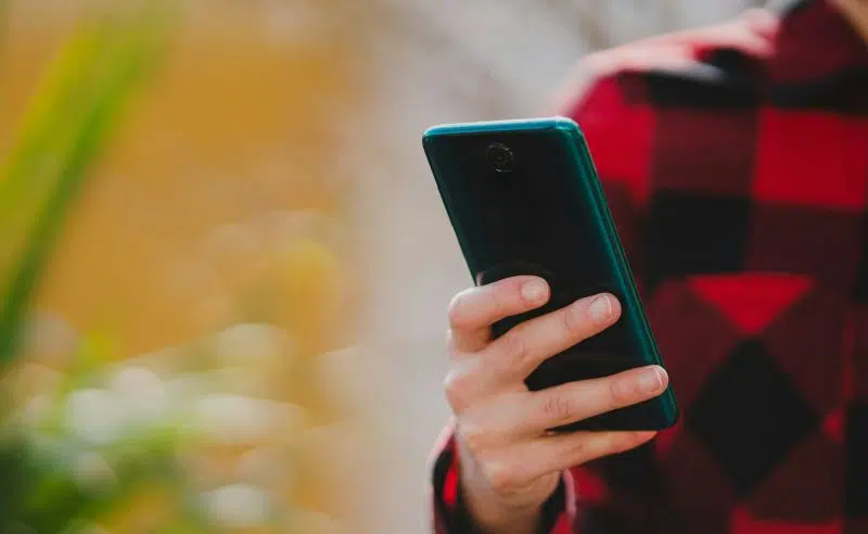 mobilni ekran Unsplash+ License