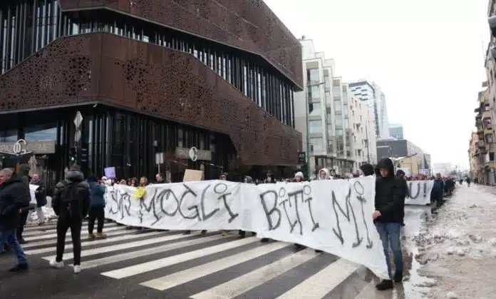 Završen peti dan protesta u Sarajevu, manji odziv, za sutra