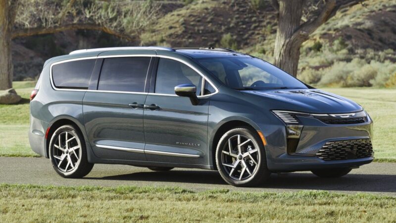 Chrysler Pacifica 2027