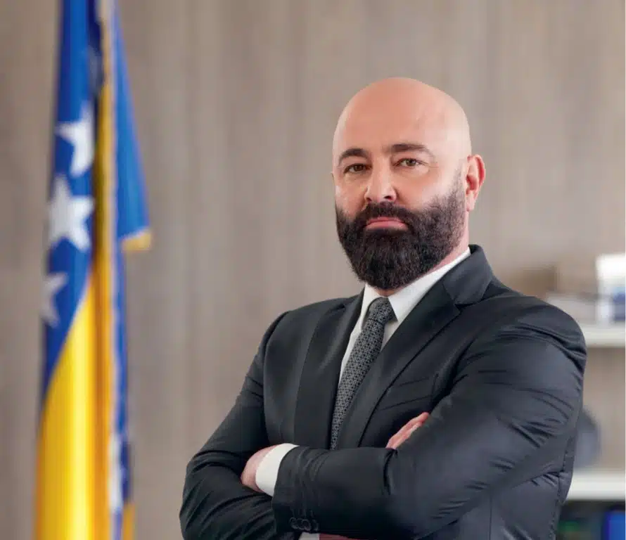Tri decenije stabilnosti bankarskog sistema: Od postratne obnove do digitalne budućnosti – Business Magazine