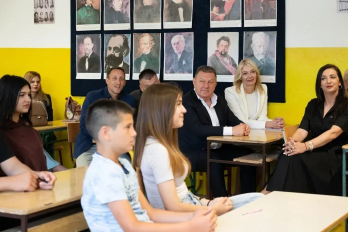 Voli i UNICEF – Djeca u školi uče o empatiji