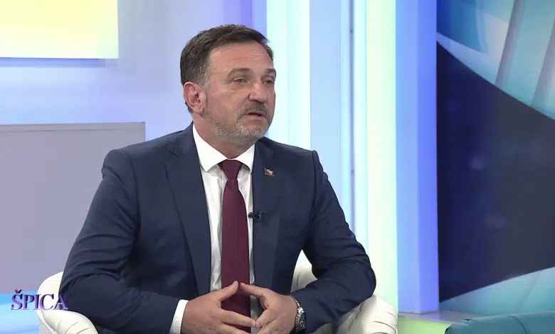 Amir Hasičević za TVSA: Primitivni narativ u kampanjama ne rješava problem Gradiške, a za Željezaru biramo „najmanje zlo“