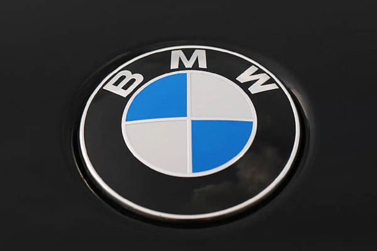 BMW Serije 7: Ekrani nestaju, stiže nova era luksuza