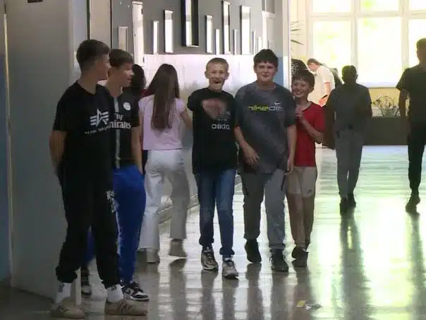 Bh. škola koja je ukinula mobitele već vidi pomake: “Djeca