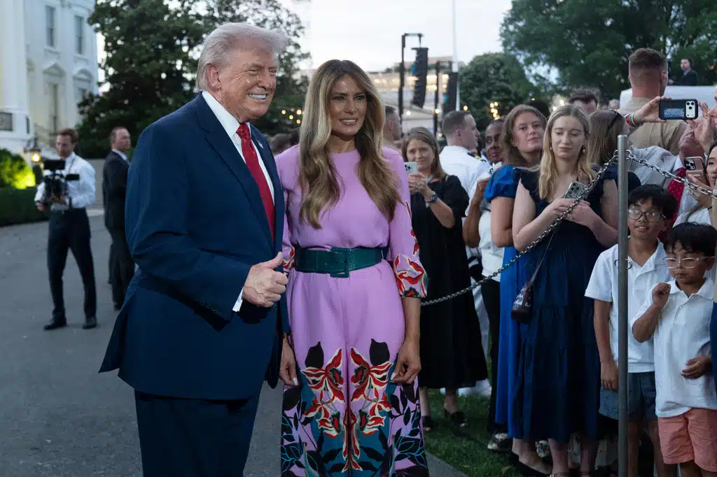 Modno recikliranje na nivou: Melania Trump zablistala u već viđenom kombinezonu