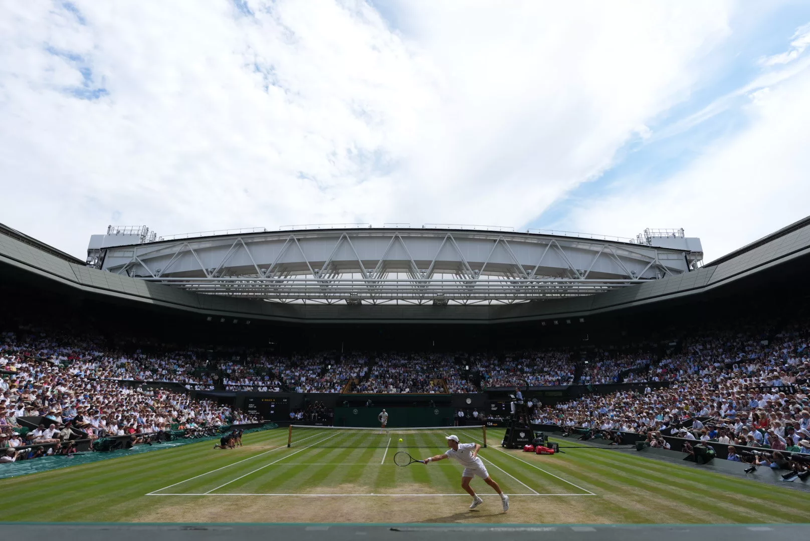 VELIKO POSTIGNUĆE: Poznat prvi polufinalist Wimbledona – čeka se Đoković ili Siner!