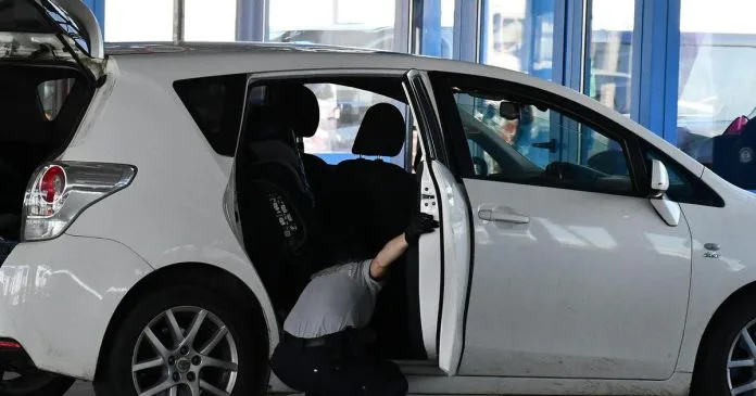 Htio prokrijumčariti bombe preko granice, evo gdje ih je sakrio
