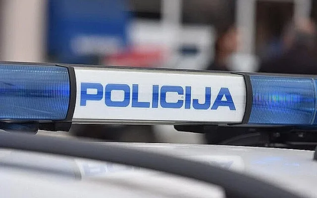 U prevrtanju autobusa kod Tuzle povrijeđeno 11 osoba
